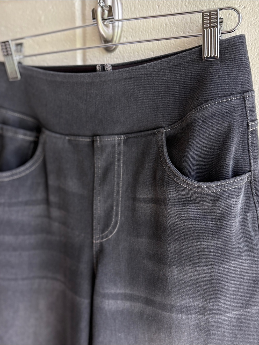 Halara Pull On Wide Leg Jegging Pants Size Petite Small Faded Black Wash - Picture 3 of 8